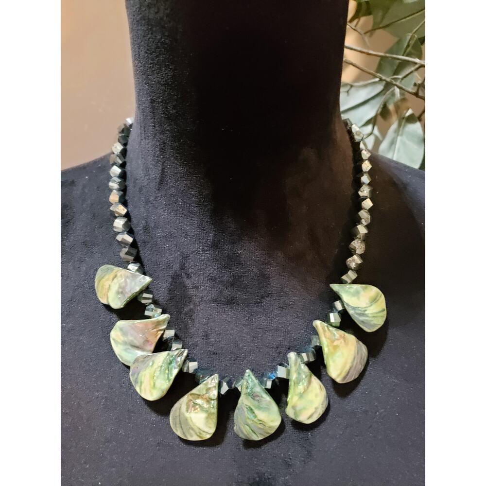 Womens Fashion Natural Irregular Moss Agate‎ Stones Necklace with Toggle Clasp